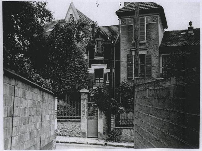 Le 32 rue Caron.